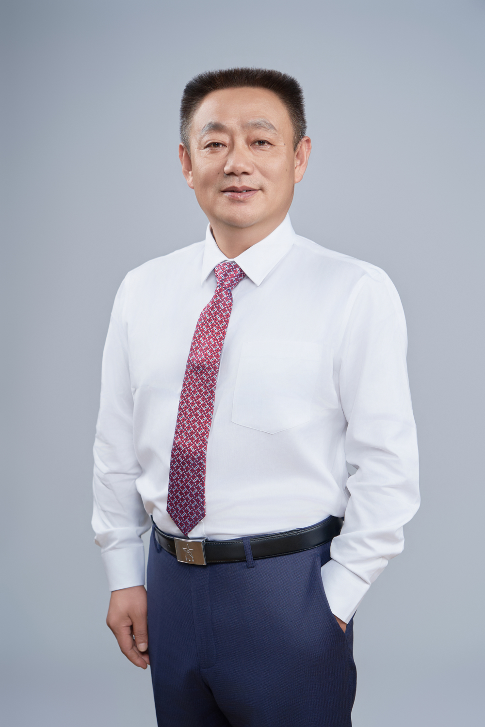 殷小毛，广州市优秀共产党员，广州市优秀教师。