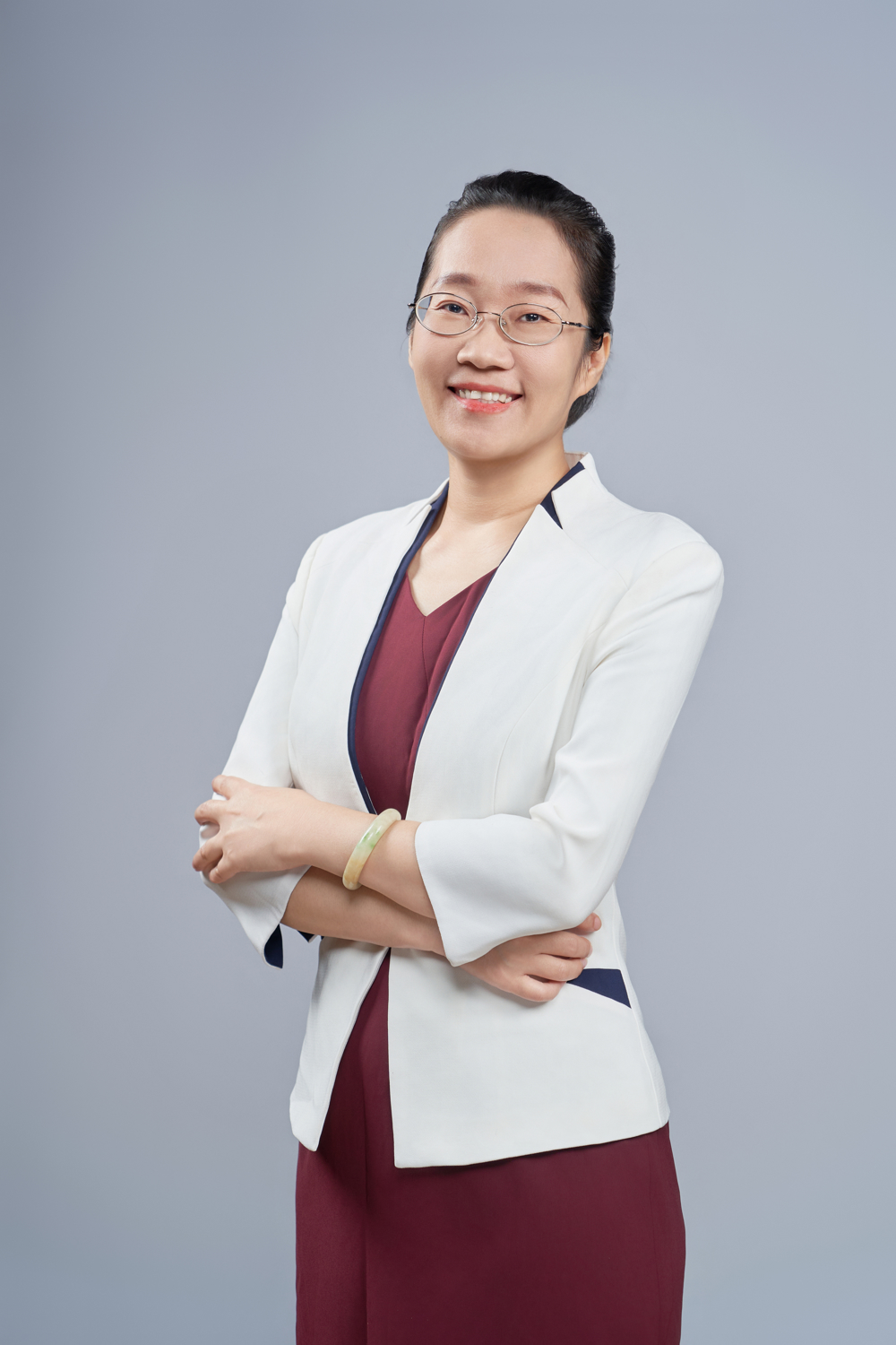 卢瑞贤，中学地理一级教师。广州市优秀班主任；曾获广州市高考突出贡献奖；开信杯天文知识竞赛优秀指导老师；地球小博士优秀指导老师；一师一优课市级优秀课、智慧课堂市级优秀课；广大附中优秀教师。撰写的高考备考论文、高三大单元教学案例、高中跨学科项目式学习案例在广州市多项比赛中获奖。