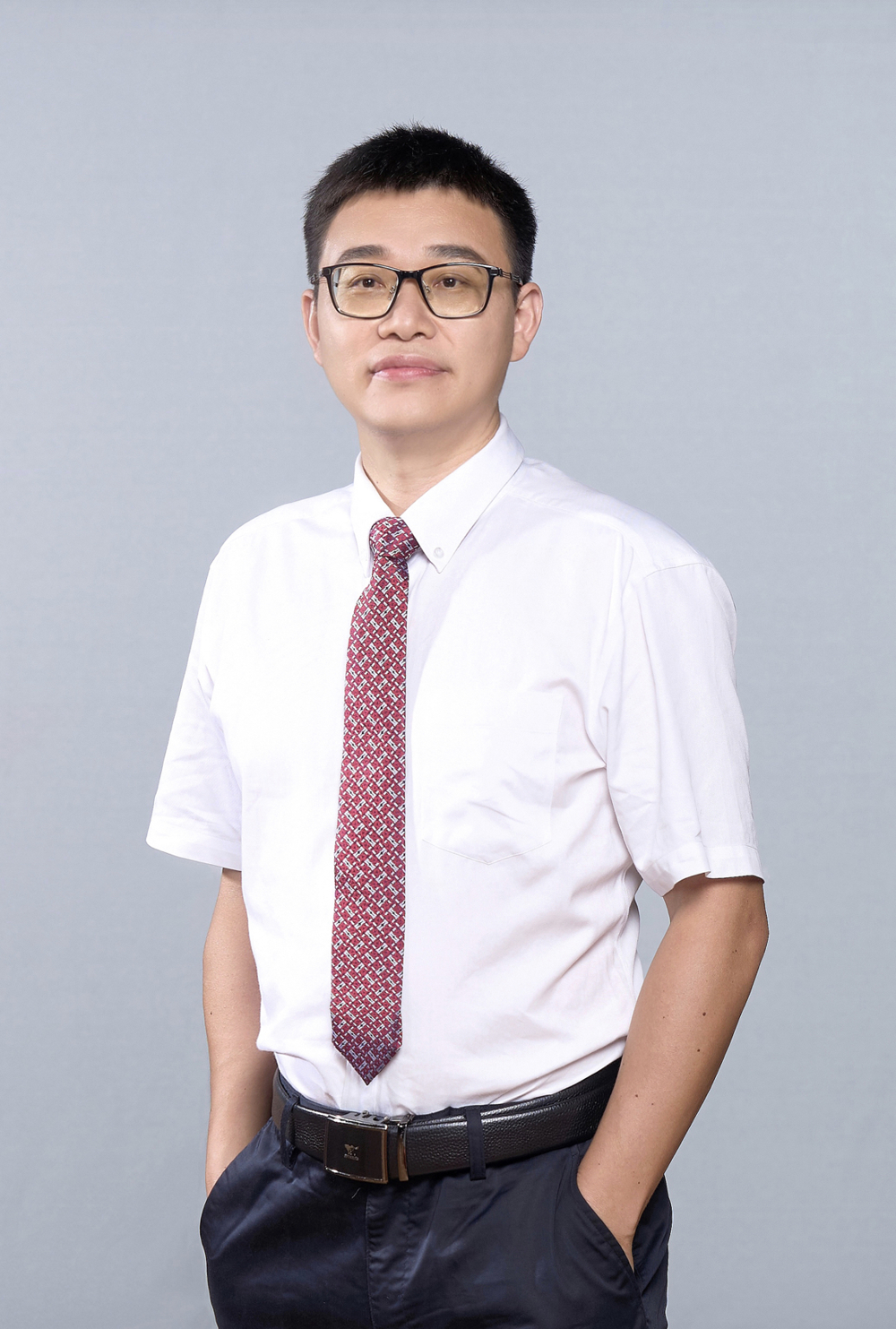 胡国良，中学化学高级教师，广州市化学奥赛教练中心组组长，广州市化学学科基地负责人。入职担任过基础班班主任，期间获得十佳教师、十佳班主任等荣誉。担任过两届大奥班化学教学工作，8人考入清北。广附化学竞赛总教练，期间连续9人进省队获决赛3金4银2铜牌。