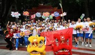 【羊城晚报·羊城派】“附”摇直上跃龙门！广大附中600家长盛装为考生加油