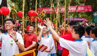 【广州日报新花城】广大附中高三学子昂首跃龙门 班主任叮嘱：仔细审题 自信落笔 